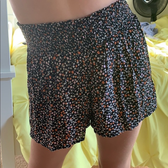 Loose shorts - Picture 3 of 4